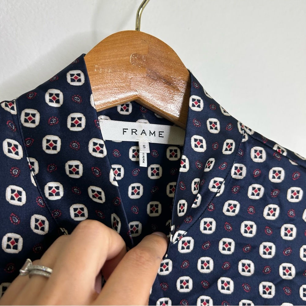FRAME 100% Silk Navy Button Down Lightweight Tank Top Blouse Size Small - Picture 10 of 11